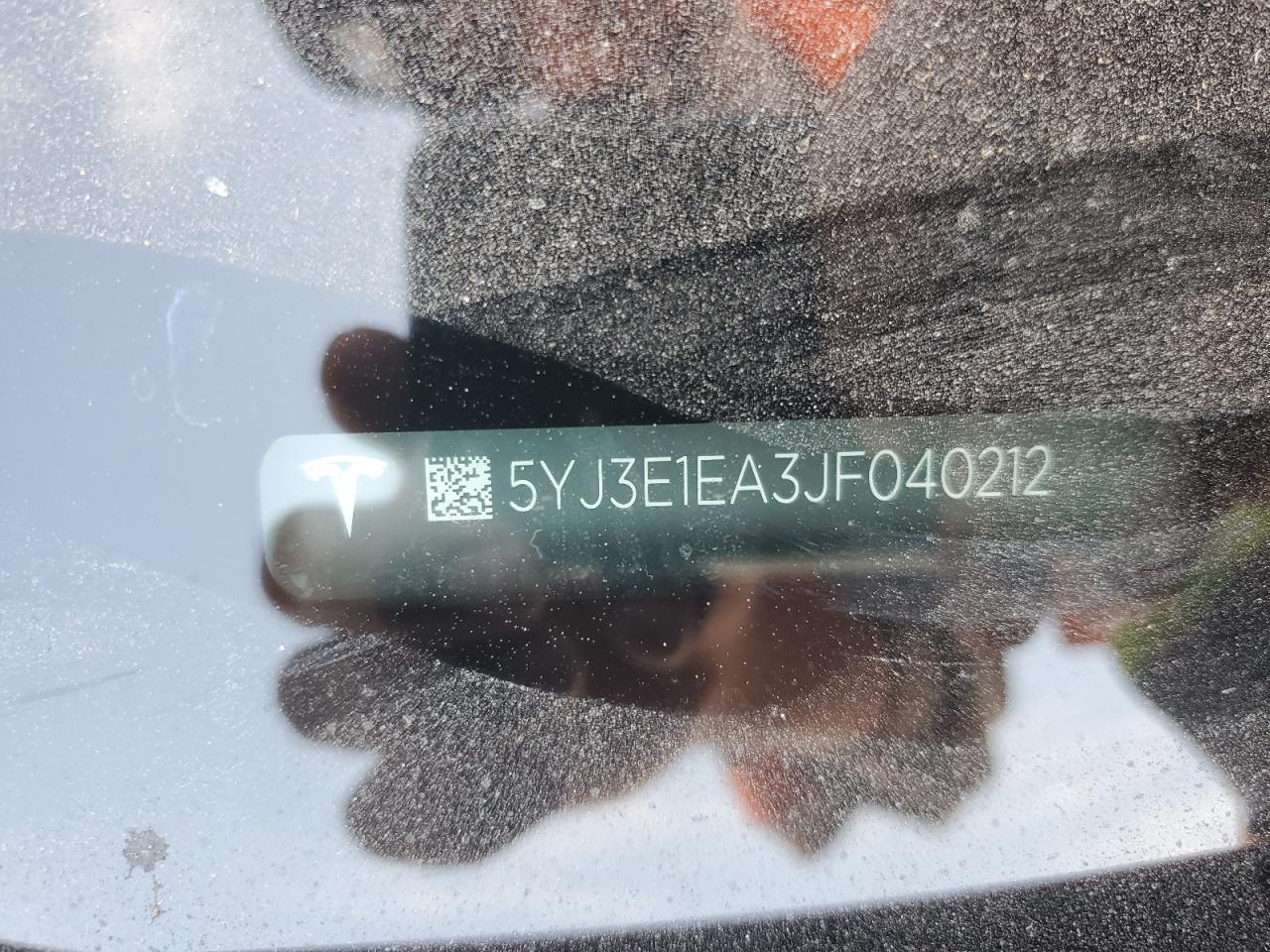 2018 Tesla Model 3 VIN: 5YJ3E1EA3JF040212 Lot: 69985735