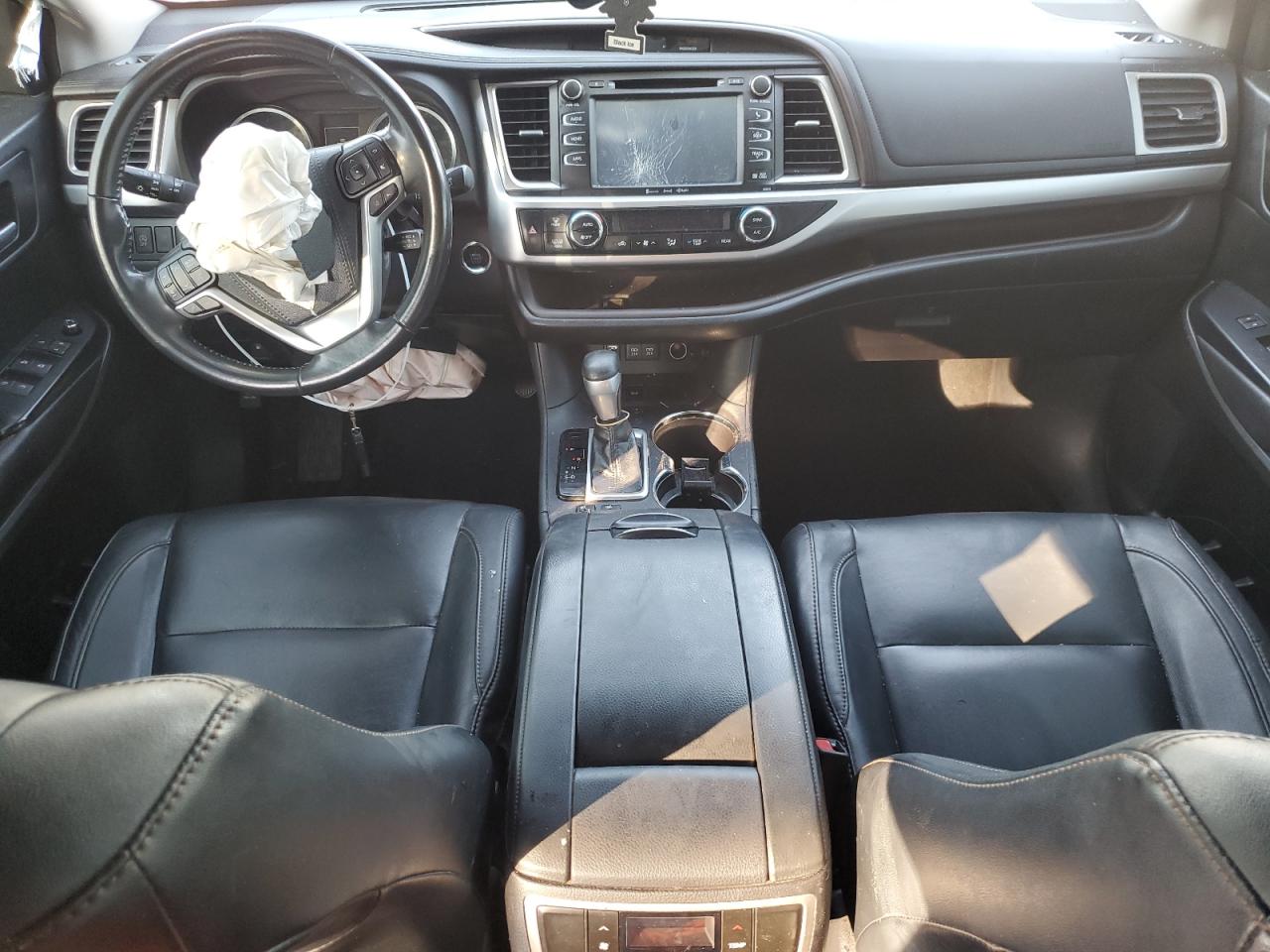 2018 Toyota Highlander Se VIN: 5TDKZRFHXJSM2500 Lot: 70947545
