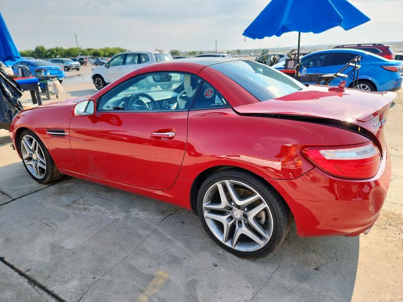  MERCEDES-BENZ SLK-CLASS 2016 Красный