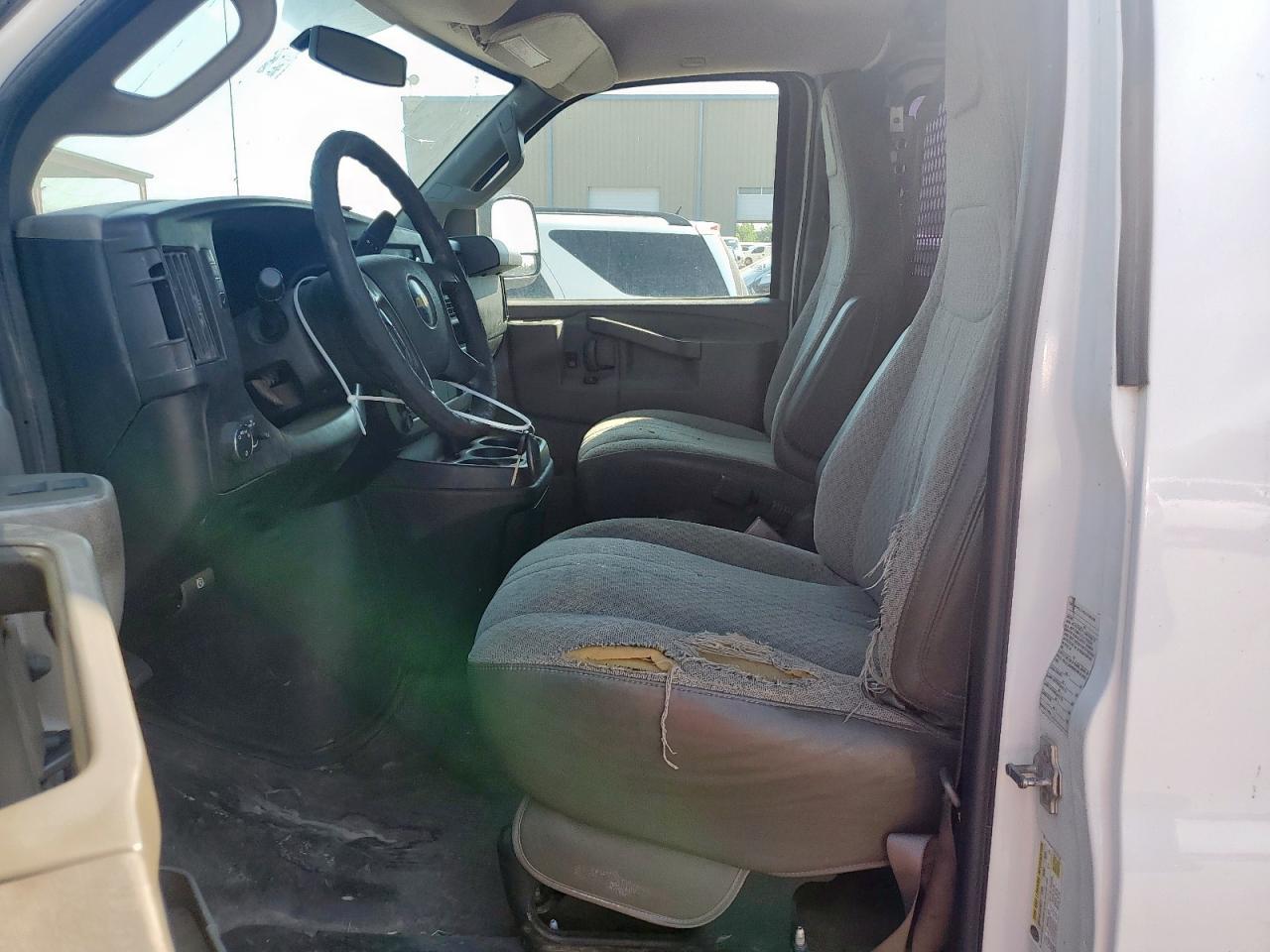 2017 Chevrolet Express G2500 VIN: 1GCWGBFF5H1192180 Lot: 69214345