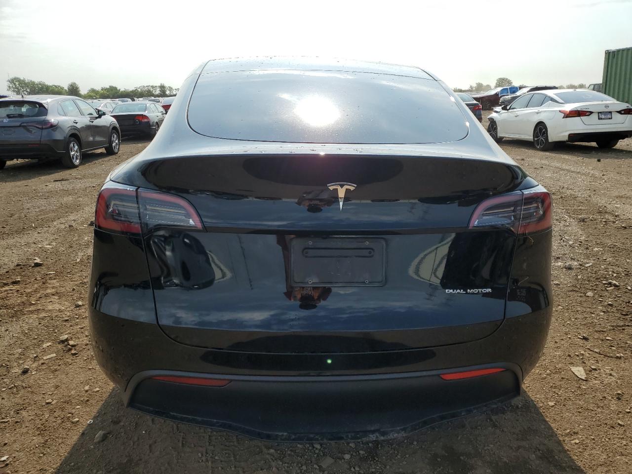 2024 Tesla Model Y VIN: 7SAYGAEE0RF198816 Lot: 69198375