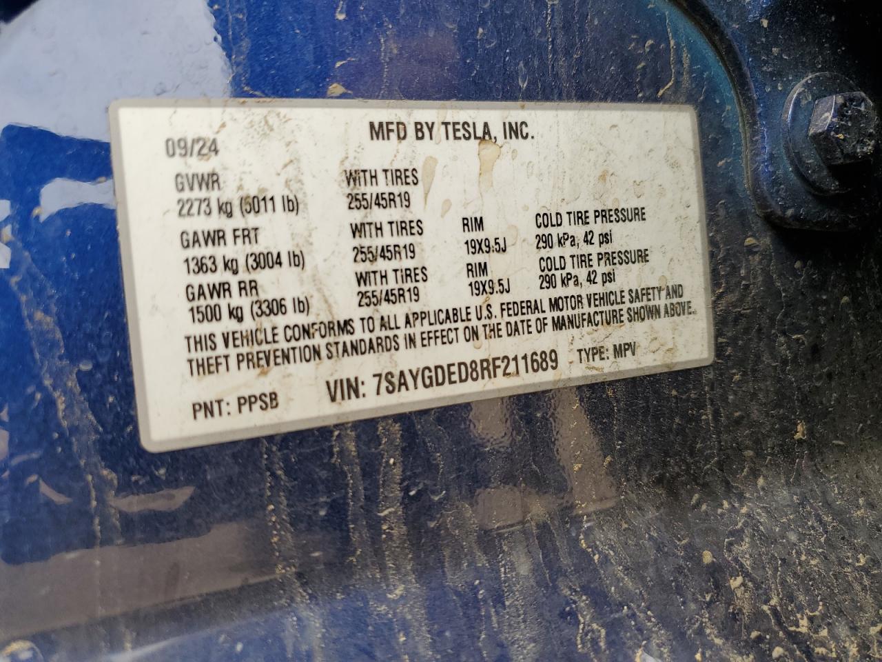 2024 Tesla Model Y VIN: 7SAYGDED8RF211689 Lot: 70896815