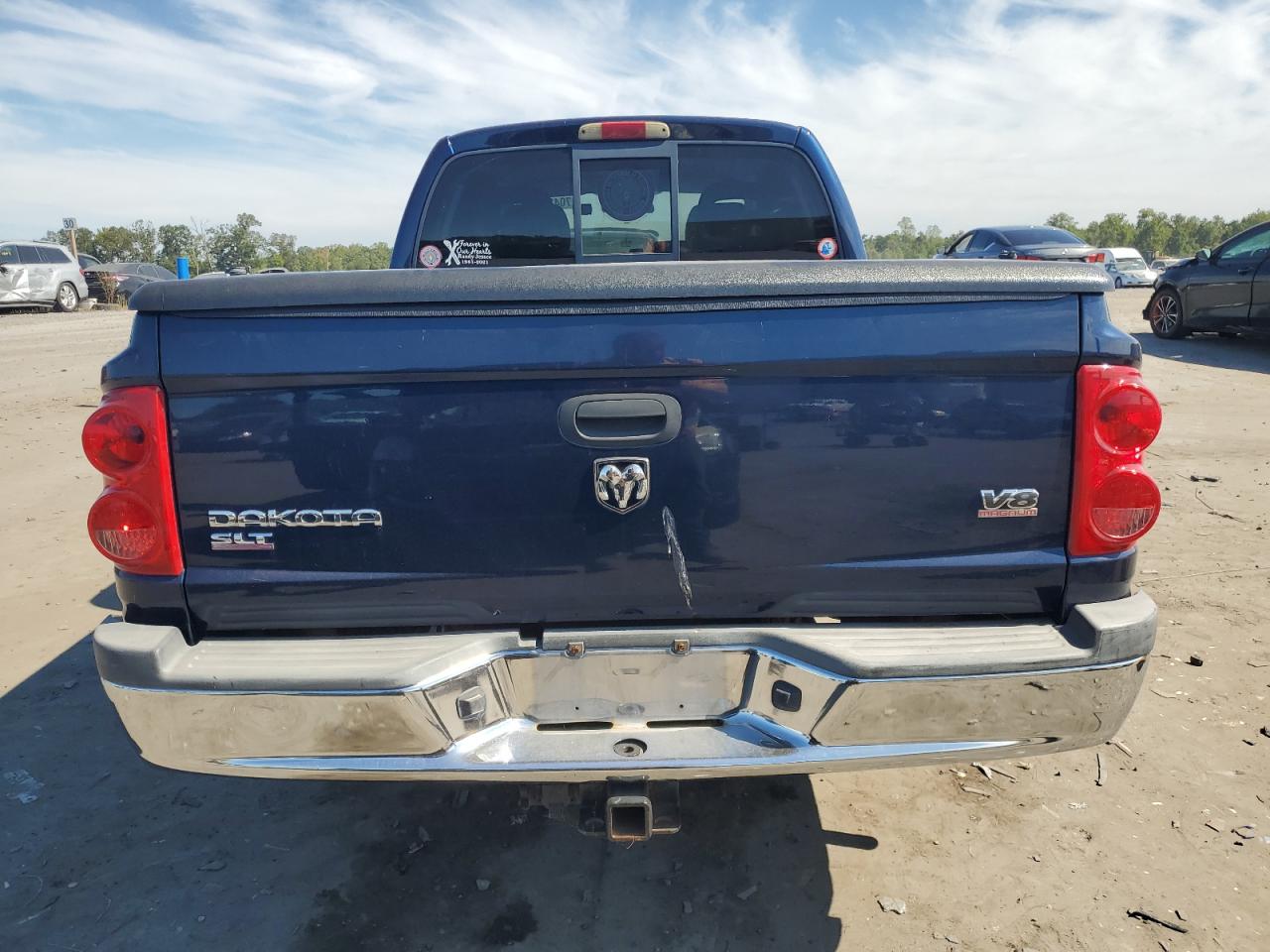 2005 Dodge Dakota Quad Slt VIN: 1D7HW48N05S115837 Lot: 70423865