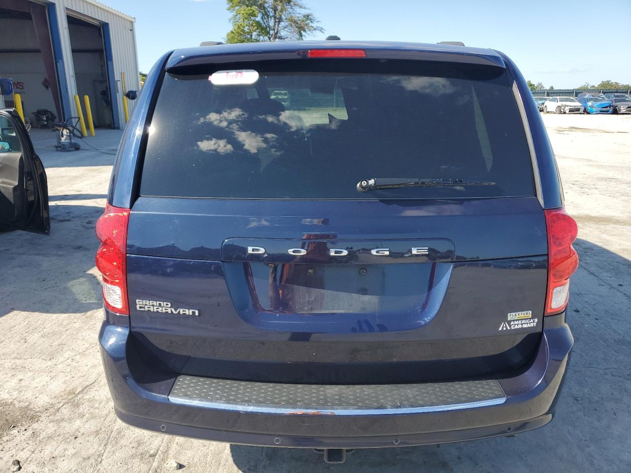 2013 Dodge Grand Caravan Sxt VIN: 2C4RDGCG4DR651107 Lot: 70024095