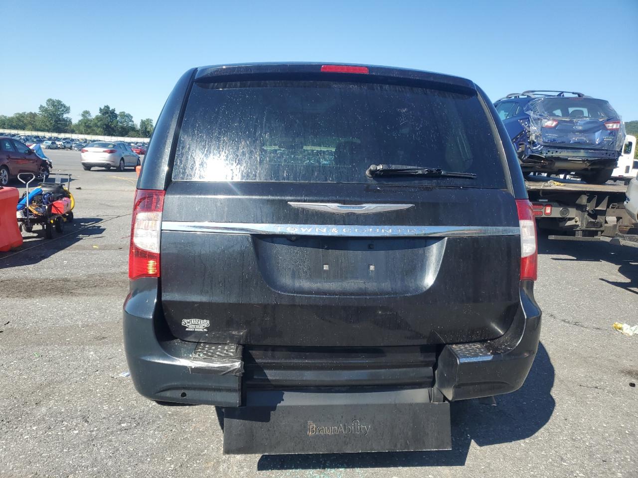 2015 Chrysler Town & Country Touring VIN: 2C4RC1BG2FR552886 Lot: 70068285