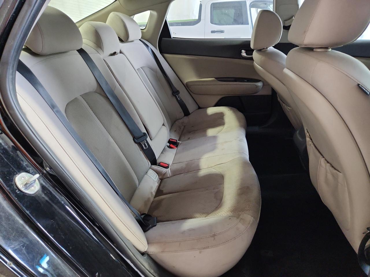 2018 Kia Optima Lx VIN: 5XXGT4L32JG272200 Lot: 64092365