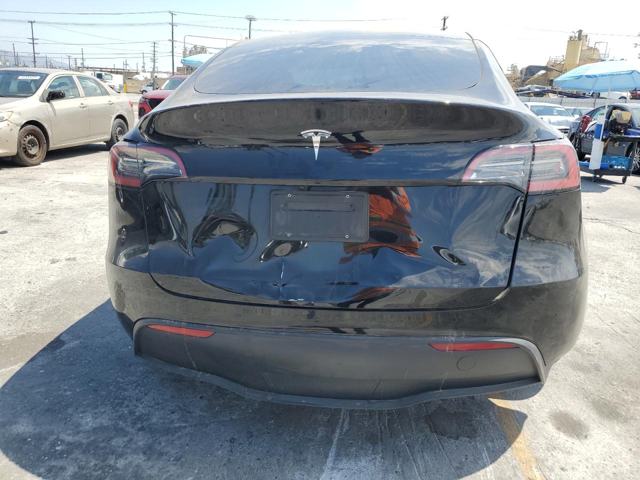 2024 Tesla Model Y VIN: 7SAYGAEE9RF058537 Lot: 63382555