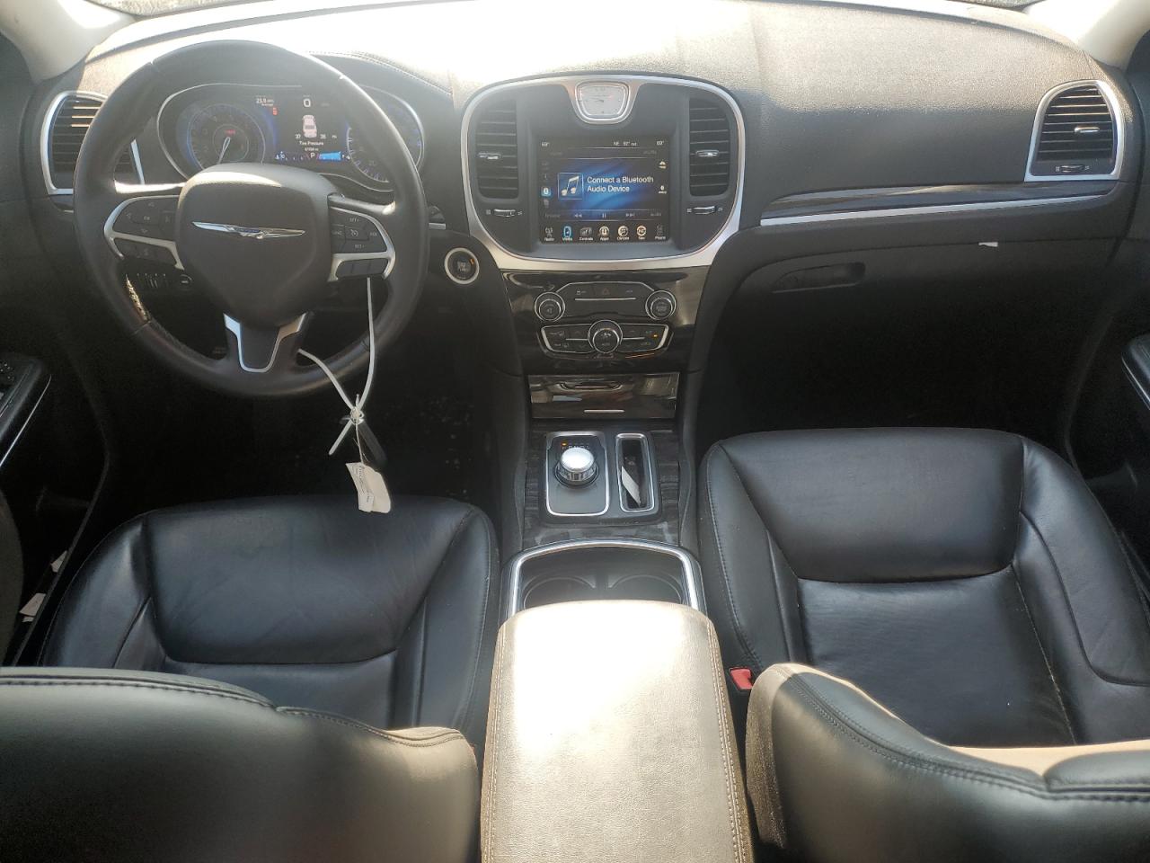 2015 Chrysler 300 Limited VIN: 2C3CCARGXFH782052 Lot: 68127135