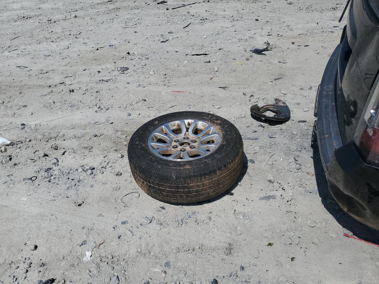 2017 GMC Yukon Slt VIN: 1GKS2BKC1HR174662 Lot: 70407025