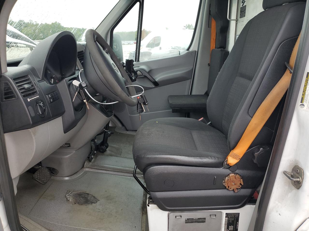 2014 Mercedes-Benz Sprinter 2500 VIN: WD3PE8DE5E5821975 Lot: 69947925