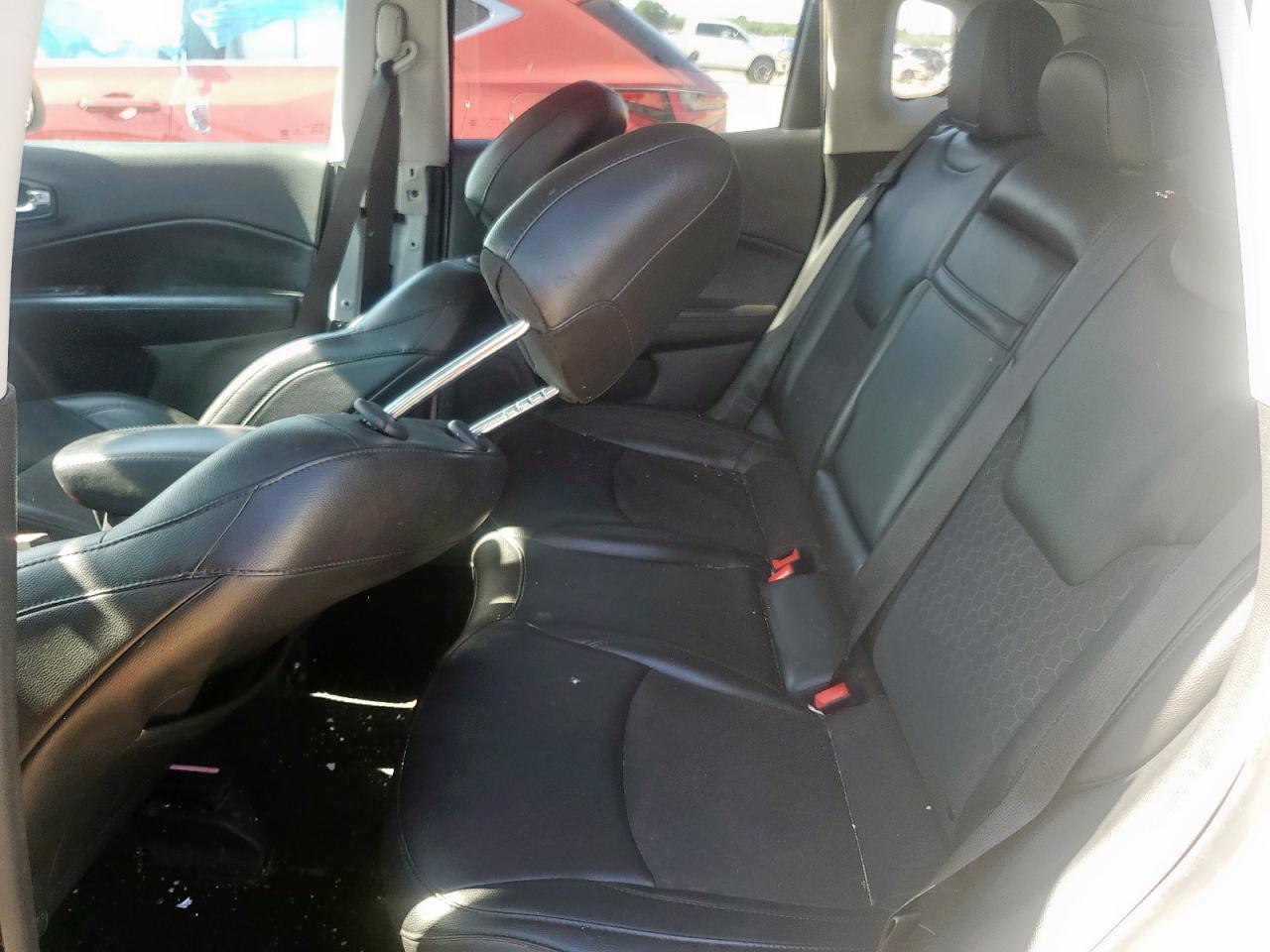 2019 Jeep Compass Latitude VIN: 3C4NJDBB5KT697664 Lot: 67619455