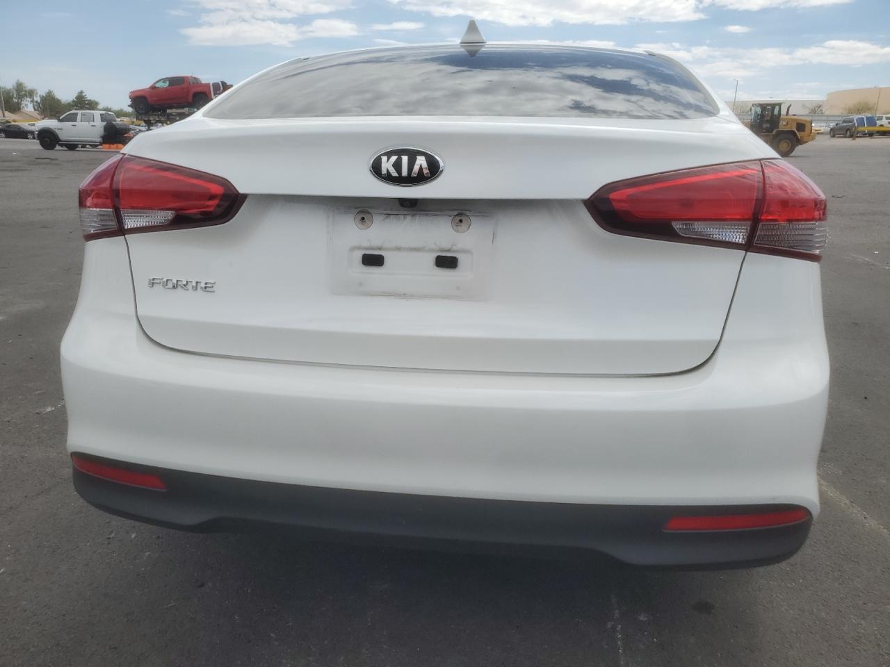 2018 Kia Forte Lx VIN: 3KPFL4A74JE179432 Lot: 69698815