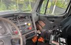 2014 FRHT 114SD - TRUCKS ROLL-OFF CONTAINER TRUCK à vendre chez Copart AB - EDMONTON