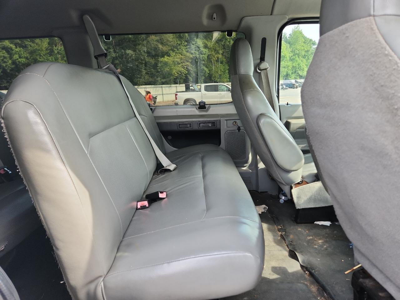 2011 Ford Econoline E350 Super Duty Wagon VIN: 1FBSS3BL0BDA12094 Lot: 70472335