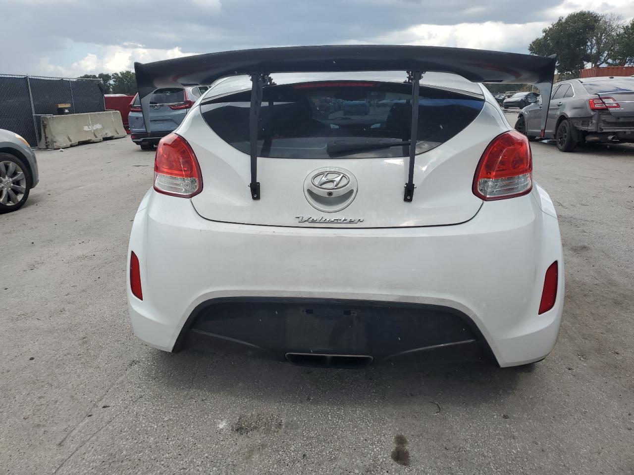2017 Hyundai Veloster VIN: KMHTC6ADXHU323819 Lot: 69654695