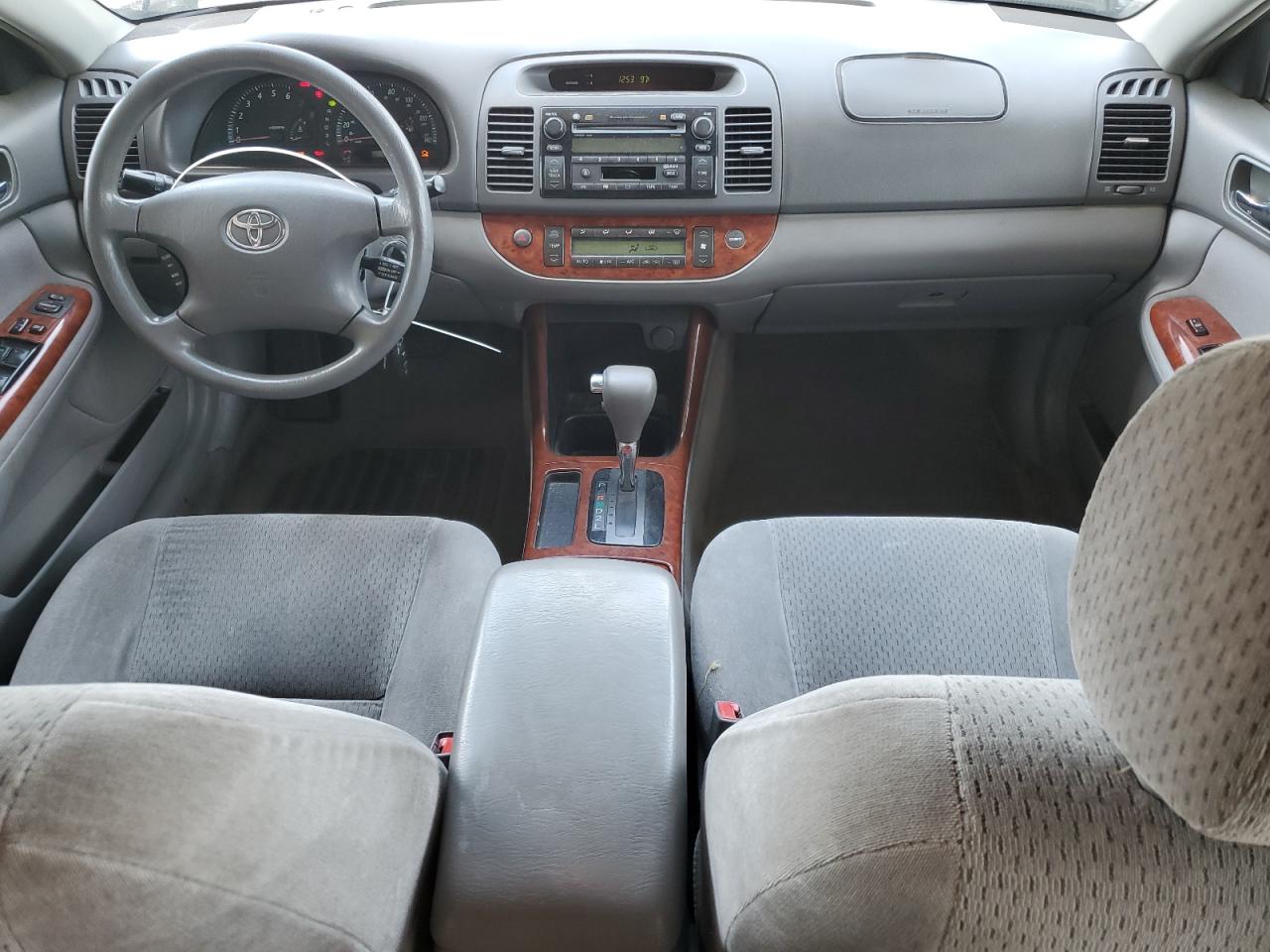 2003 Toyota Camry Le VIN: 4T1BE32K43U238484 Lot: 69791035