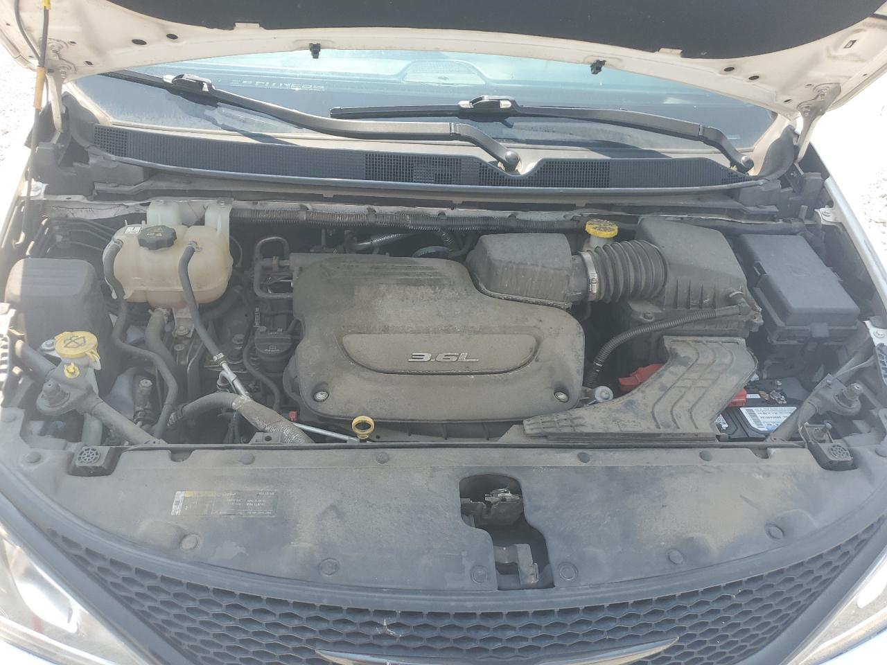 2018 Chrysler Pacifica Touring L VIN: 2C4RC1BG8JR188434 Lot: 69207455