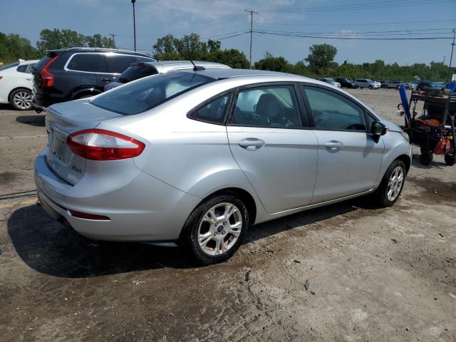  FORD FIESTA 2016 Серебристый