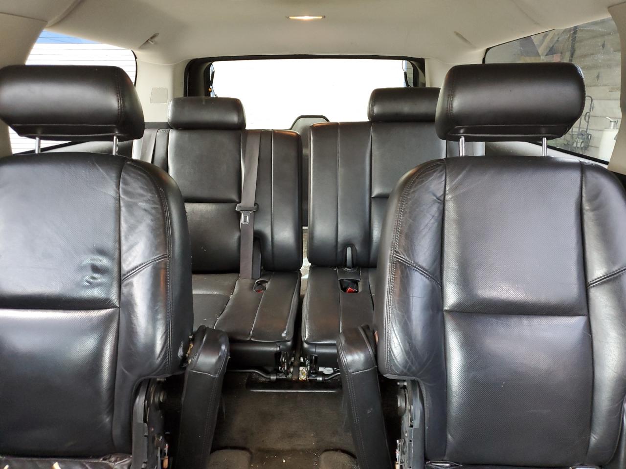 2010 Cadillac Escalade Esv Premium VIN: 1GYUKJEF4AR163840 Lot: 69213535