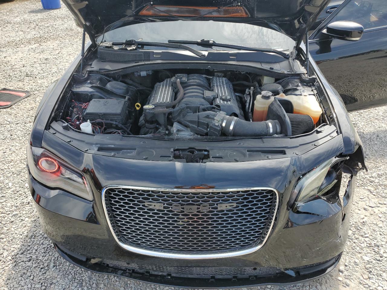 2015 Chrysler 300 Limited VIN: 2C3CCAAG4FH922270 Lot: 70441325