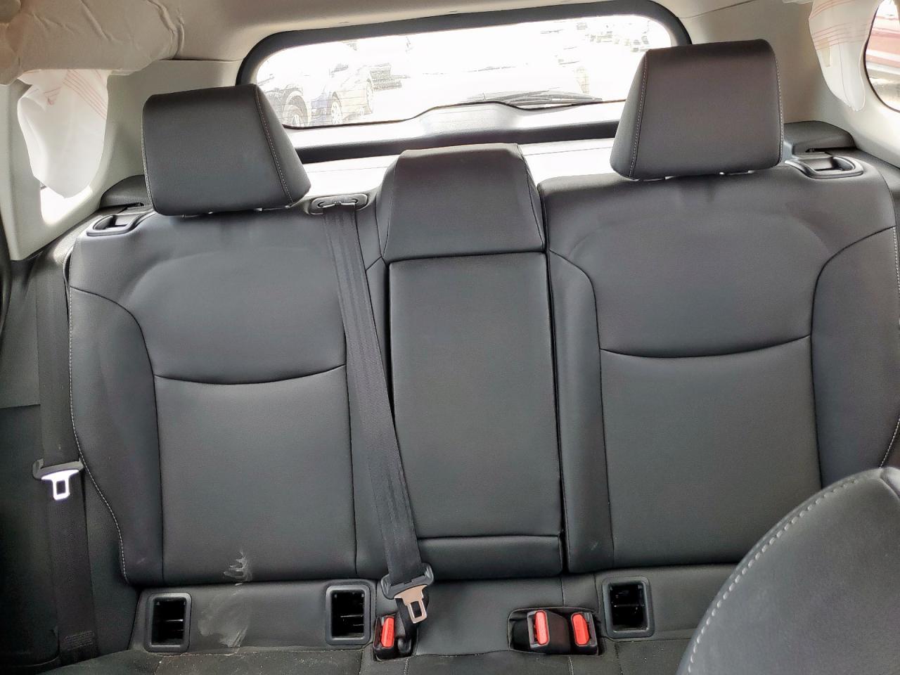 2024 Toyota Corolla Cross Xle VIN: 7MUDAABG3RV085365 Lot: 70153615