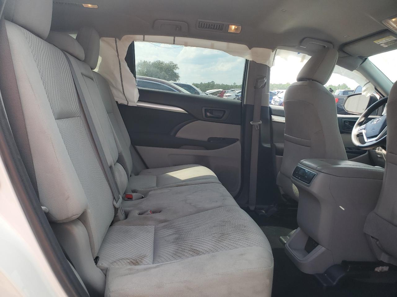 2019 Toyota Highlander Le VIN: 5TDZARFH8KS051719 Lot: 70501375