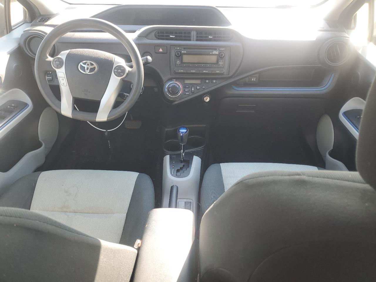 2013 Toyota Prius C VIN: JTDKDTB33D1553537 Lot: 69591645