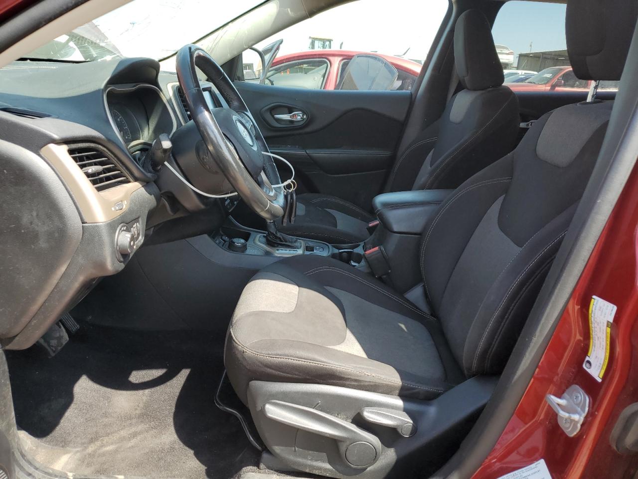 2014 Jeep Cherokee Latitude VIN: 1C4PJMCS0EW196493 Lot: 68338125