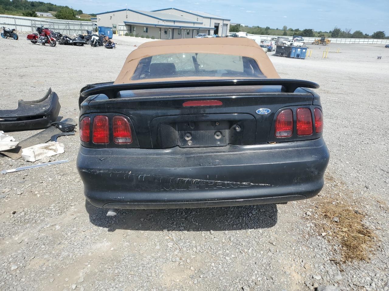 1996 Ford Mustang VIN: 1FALP4443TF128592 Lot: 70322605