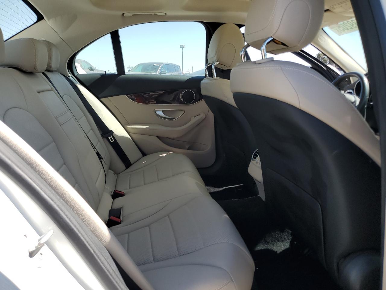 2016 Mercedes-Benz C 300 VIN: 55SWF4JB7GU152058 Lot: 70039205