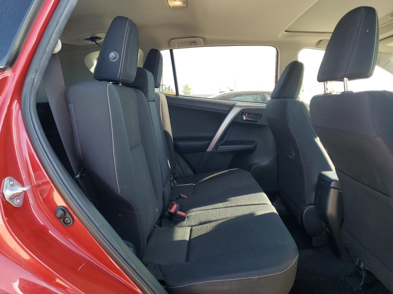 2017 Toyota Rav4 Xle VIN: JTMRFREVXHJ159385 Lot: 70587265