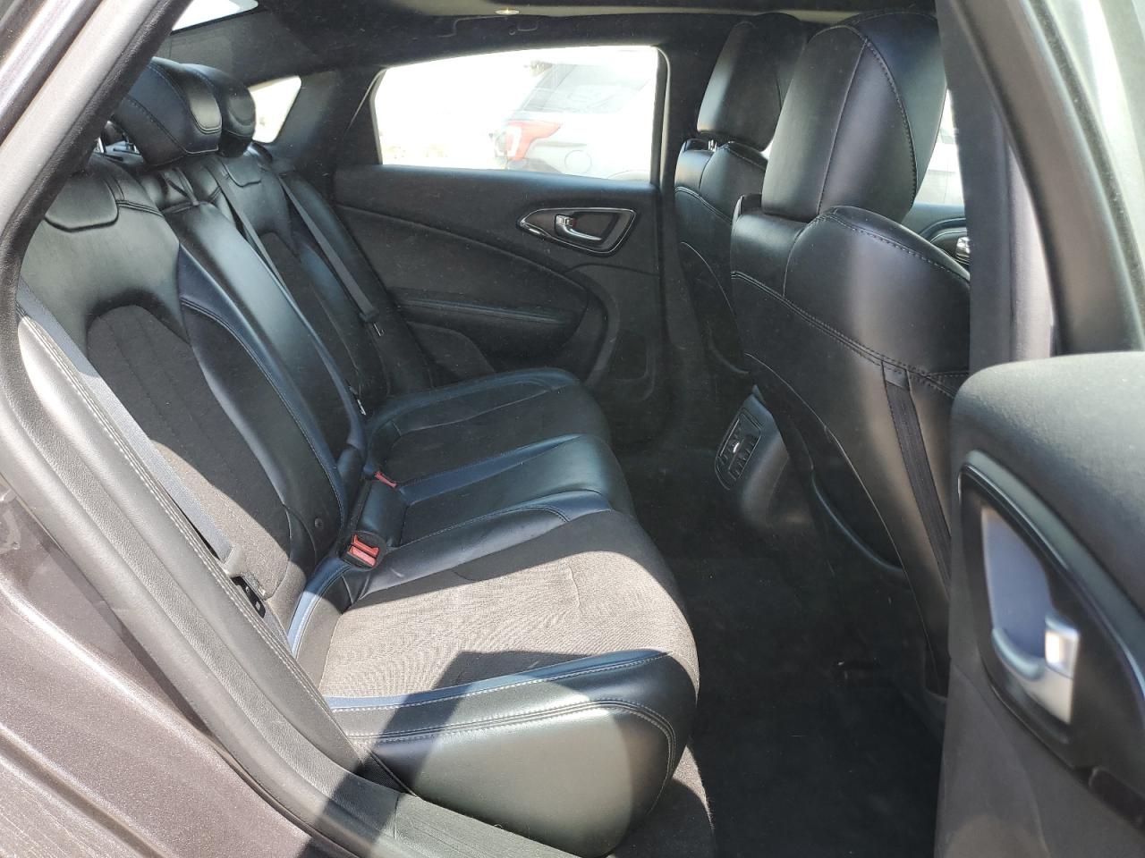 2016 Chrysler 200 S VIN: 1C3CCCDG5GN147946 Lot: 68479695