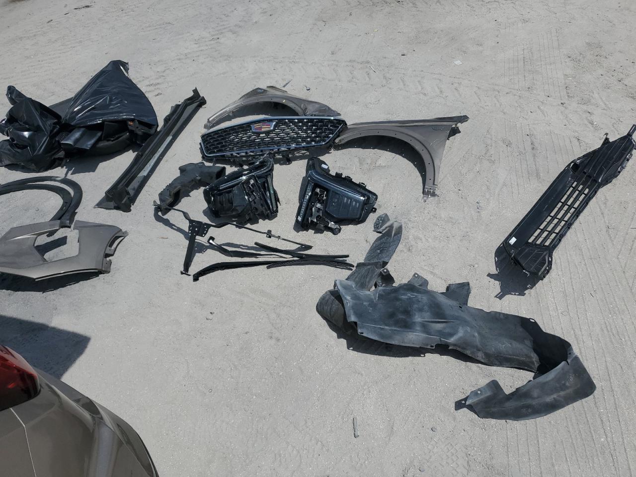 2024 Cadillac Xt4 Luxury VIN: 1GYFZBR48RF123664 Lot: 66291225