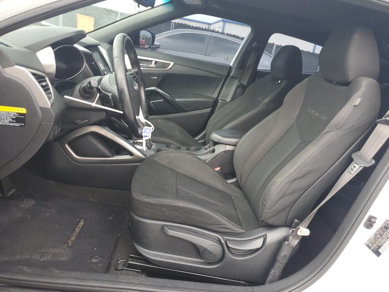 2017 Hyundai Veloster VIN: KMHTC6ADXHU323819 Lot: 69654695