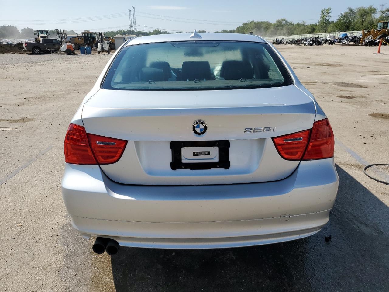 2011 BMW 328 Xi VIN: WBAPK7C5XBF083605 Lot: 68538025