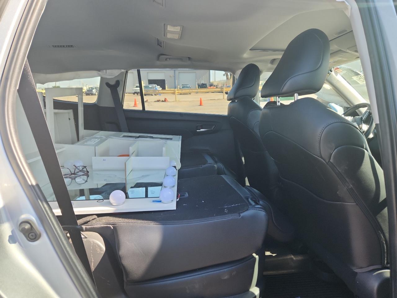 2022 Toyota Highlander Xle VIN: 5TDHZRBH8NS572048 Lot: 69768295