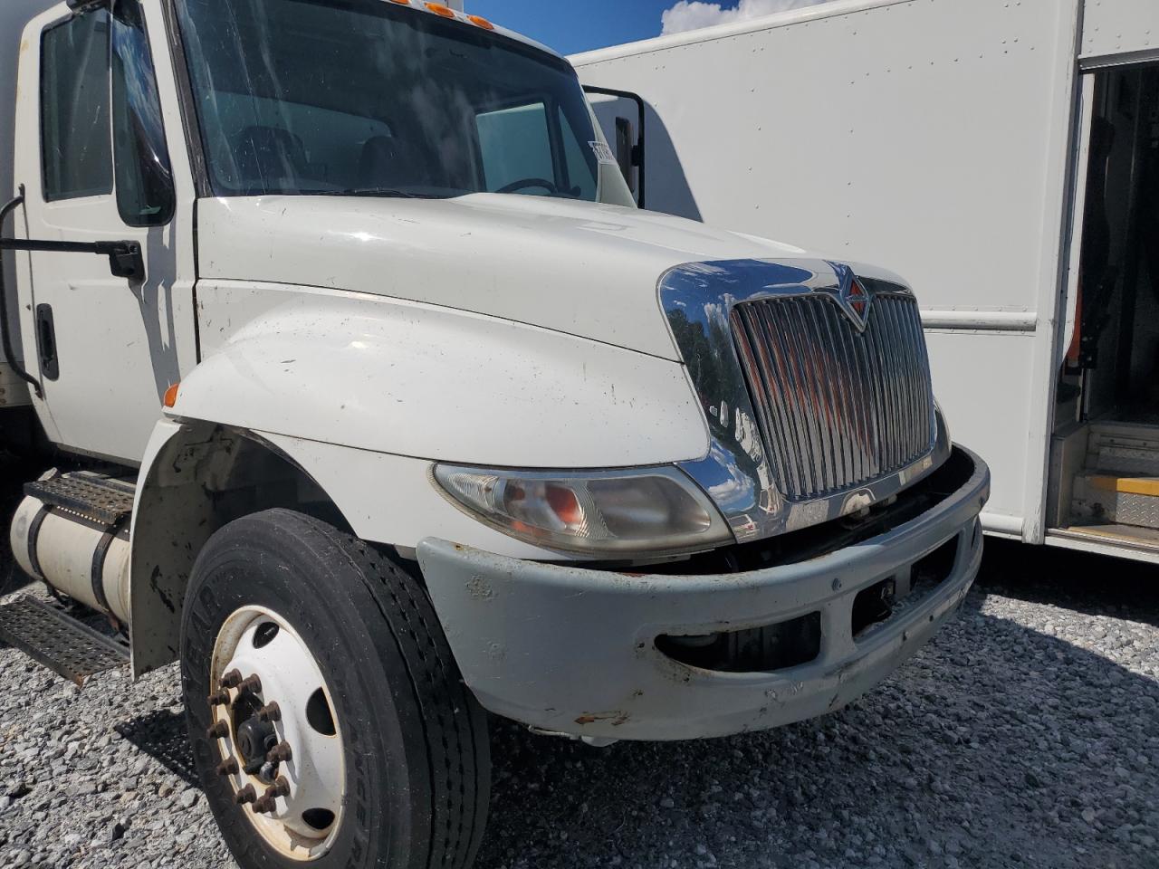 2019 International 4000 4300 - Trucks VIN: 1HTMMMML6KH587717 Lot: 67796325