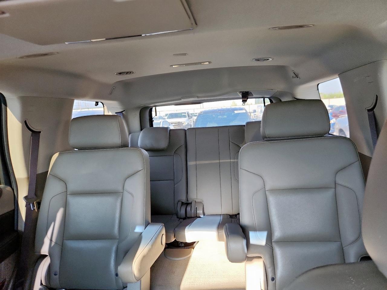 2019 Chevrolet Tahoe C1500 Premier VIN: 1GNSCCKJXKR201742 Lot: 67289355