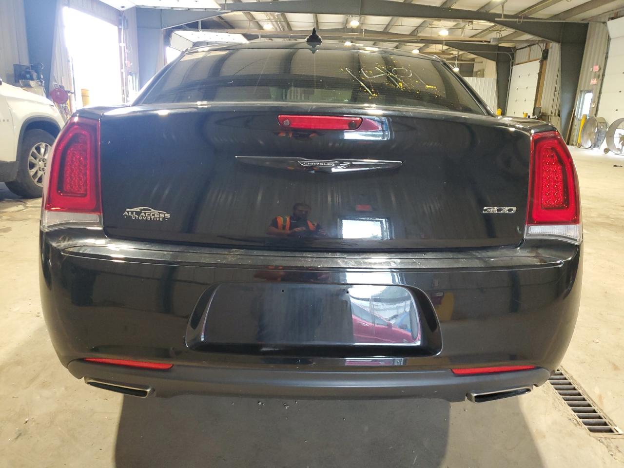 2019 Chrysler 300 Touring VIN: 2C3CCAAG1KH651419 Lot: 69818405