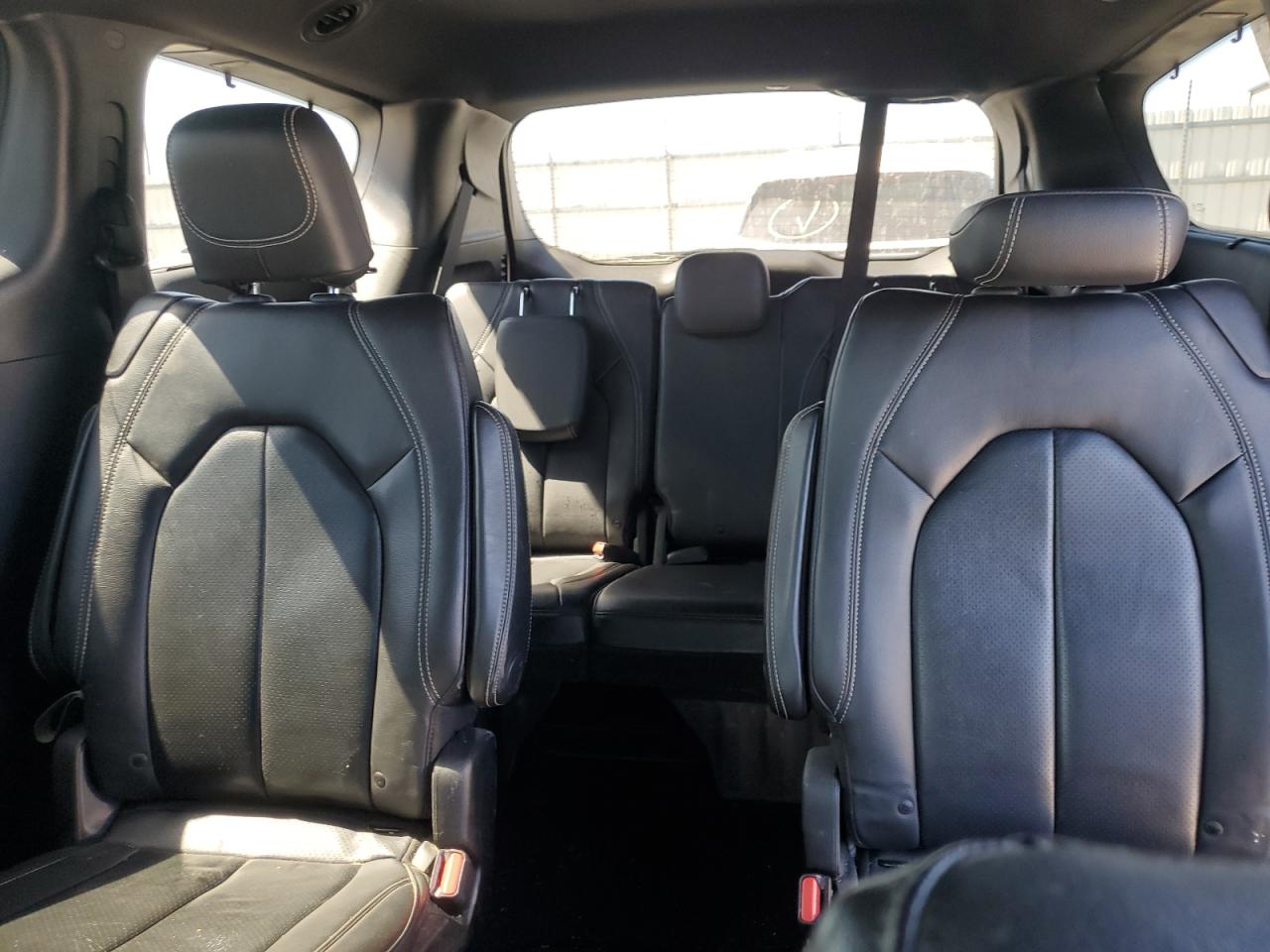 2019 Chrysler Pacifica Touring L VIN: 2C4RC1BG9KR569808 Lot: 70360685