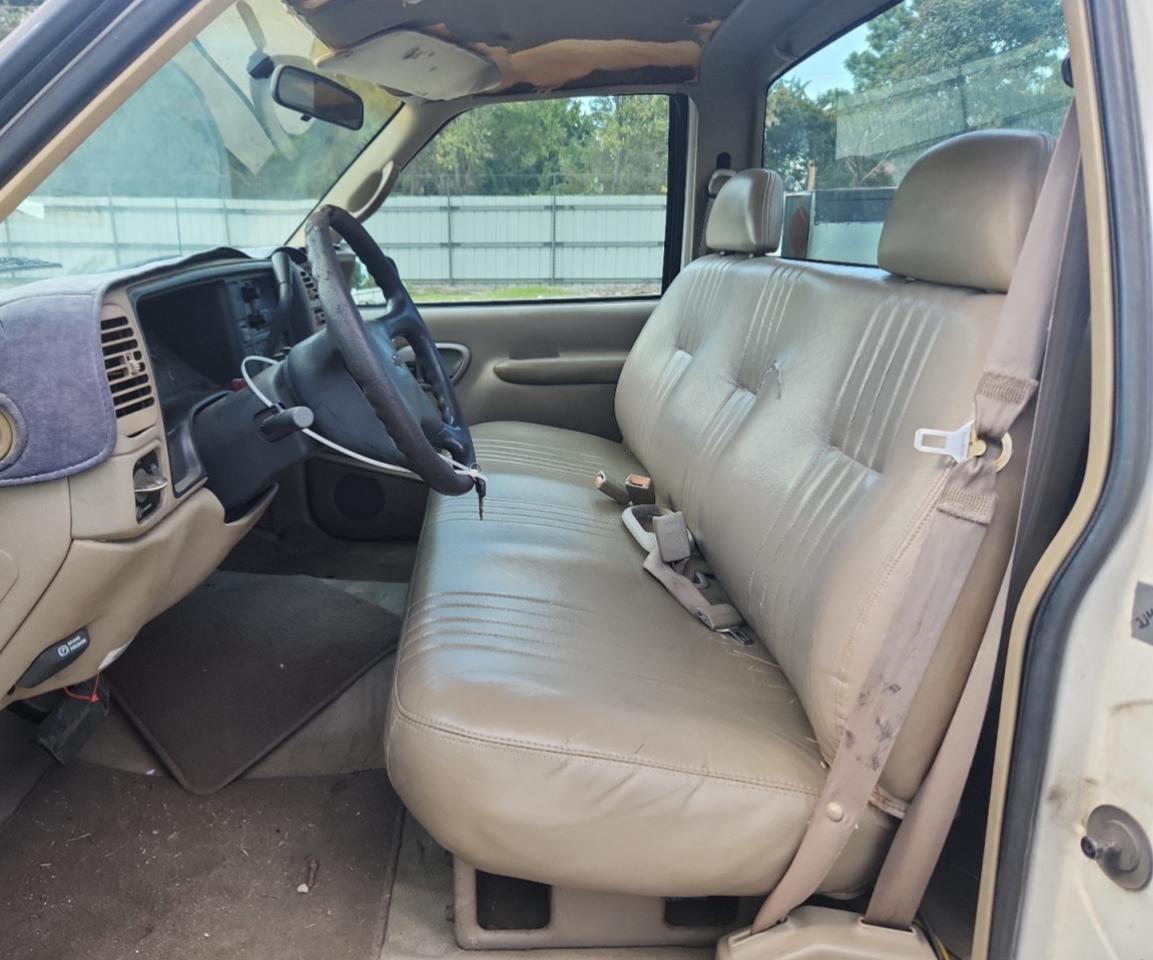 1998 Chevrolet Gmt-400 C2500 VIN: 1GBGC24R0WZ123784 Lot: 84416375