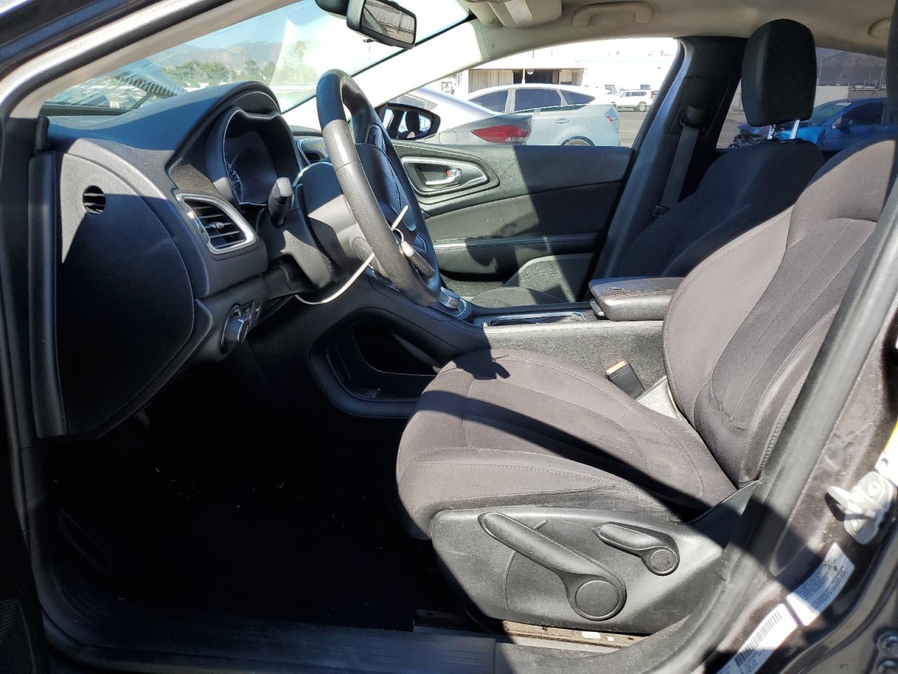 2015 Chrysler 200 Limited VIN: 1C3CCCABXFN622840 Lot: 69635955