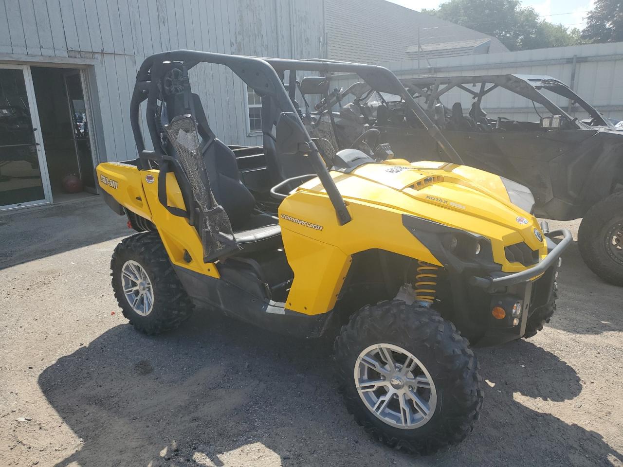 2013 Can-Am Commander 800R Dps