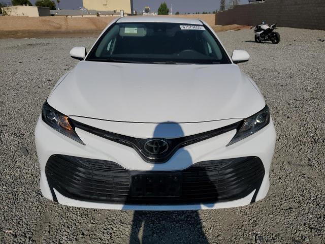  TOYOTA CAMRY 2019 Белы