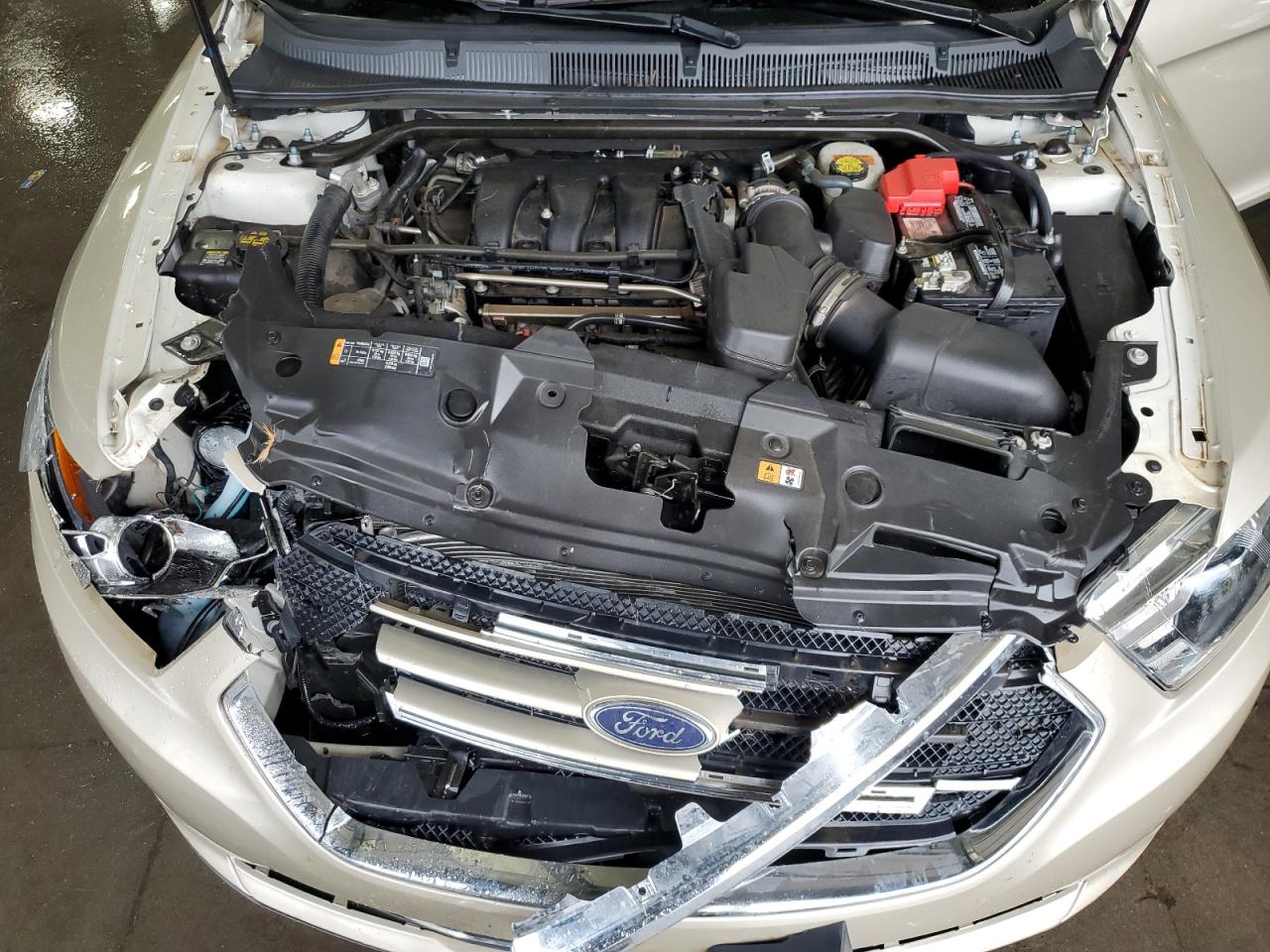 2017 Ford Taurus Limited VIN: 1FAHP2F81HG132233 Lot: 68073405