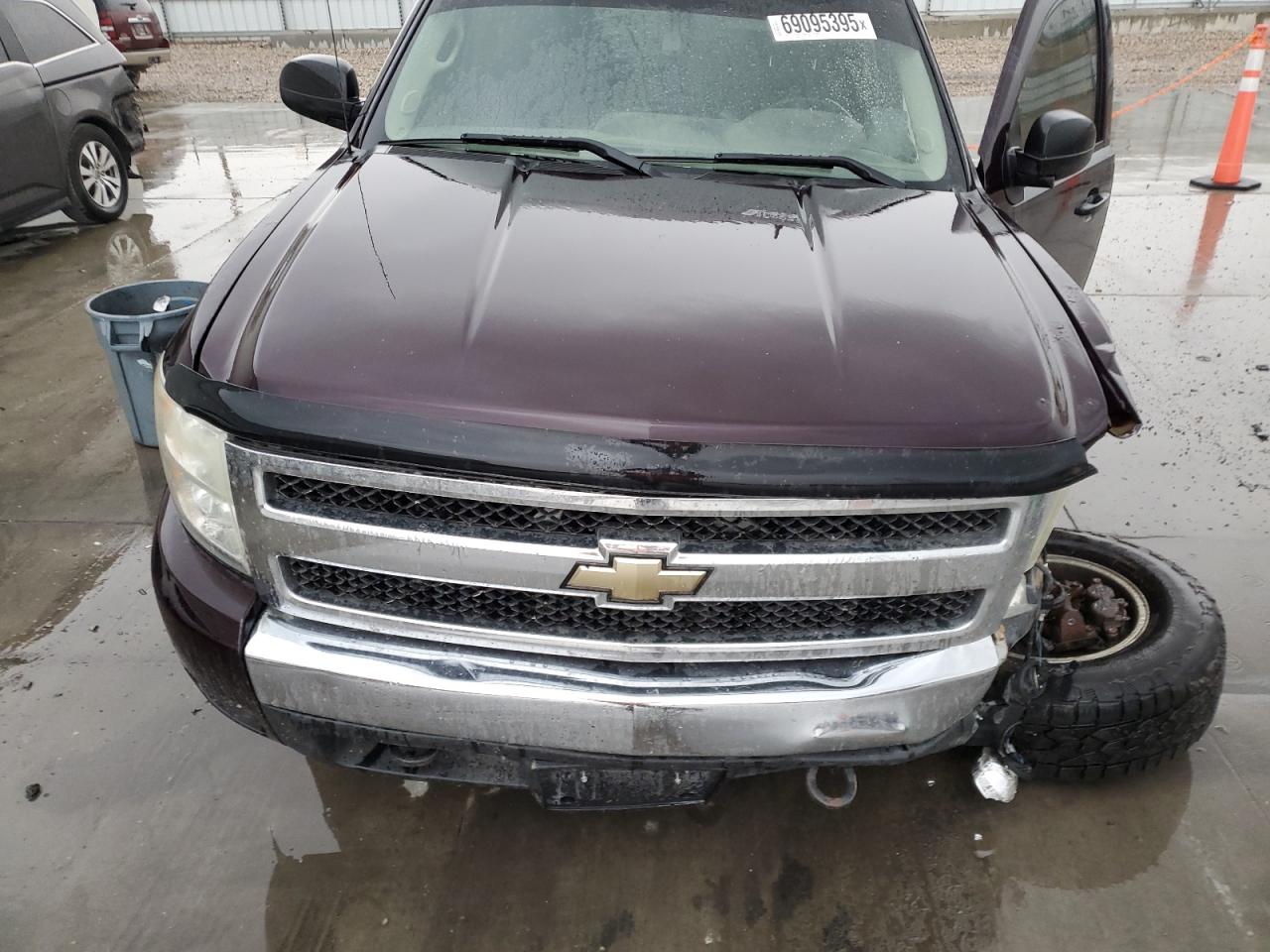 2008 Chevrolet Silverado K1500 VIN: 2GCEK13J581303236 Lot: 69095395