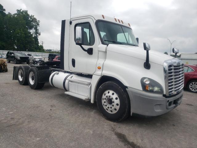2018 FREIGHTLINER CASCADIA 1 - TRUCKS