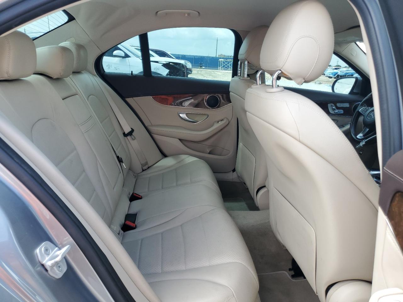 2016 Mercedes-Benz C 300 VIN: 55SWF4JB0GU126174 Lot: 68262935