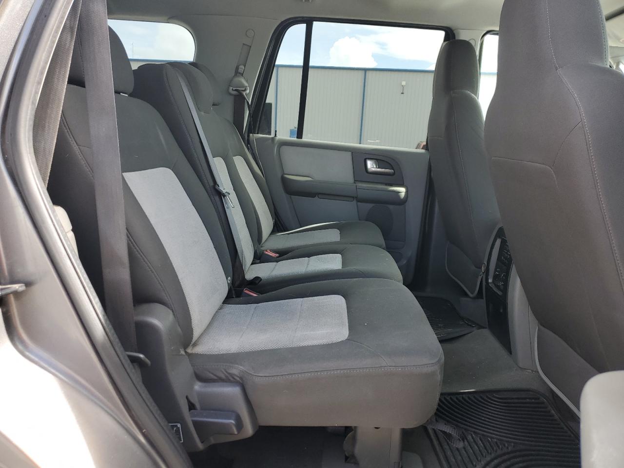 2004 Ford Expedition Xlt VIN: 1FMPU16L44LB19745 Lot: 69762435