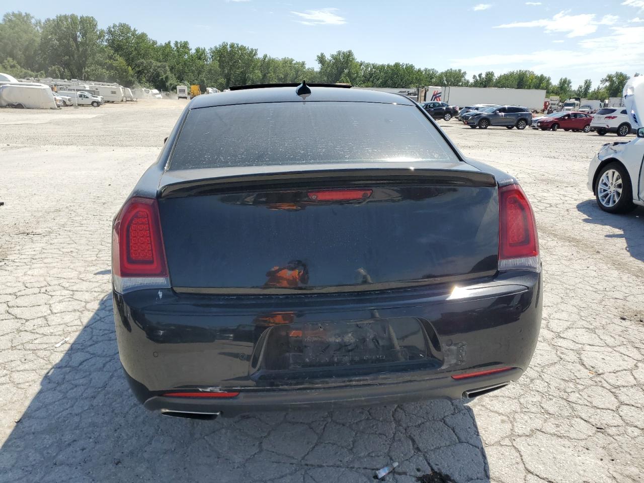 2018 Chrysler 300 S VIN: 2C3CCAGG0JH331126 Lot: 69413185